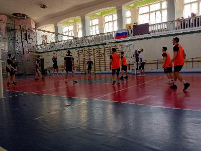 Городской турнир по волейболу