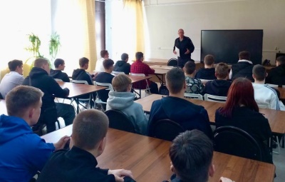 Встреча студентов с представителем полиции: важные вопросы безопасности и перспективы трудоустройства