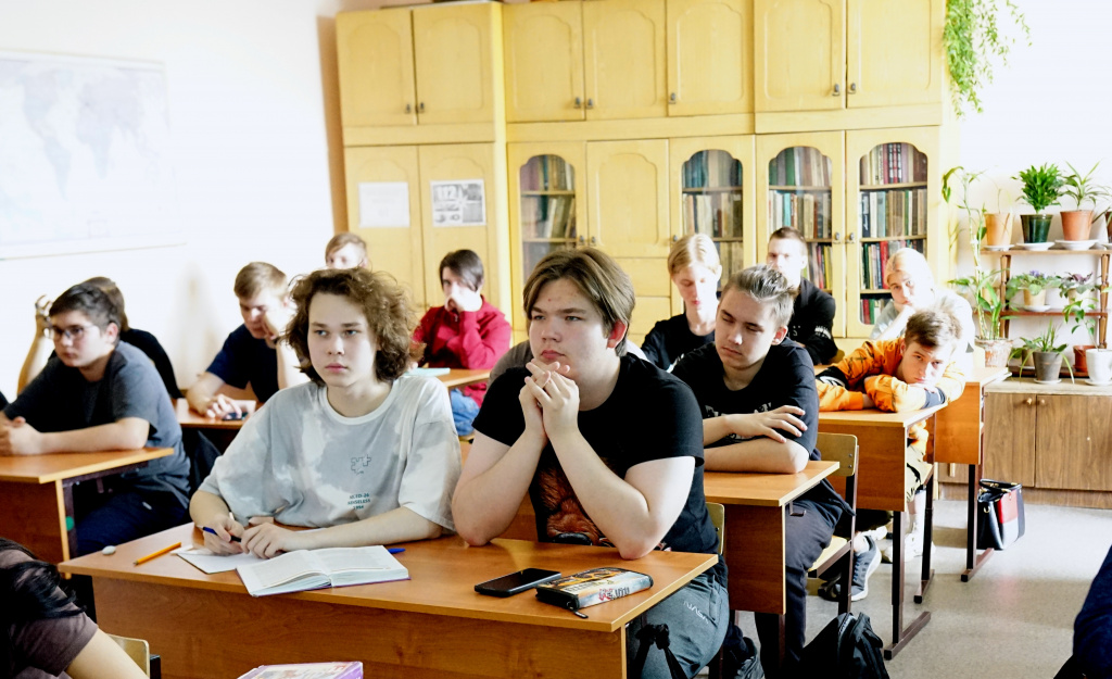 DSC01569_cr2.jpg