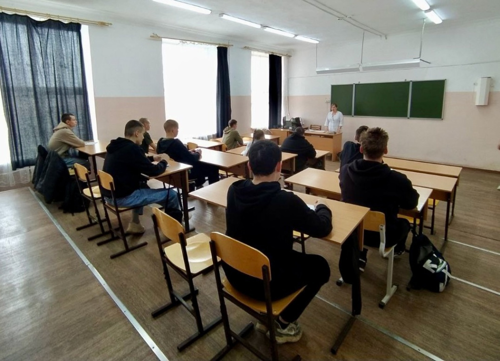 eFaCUUkLfb0.jpg
